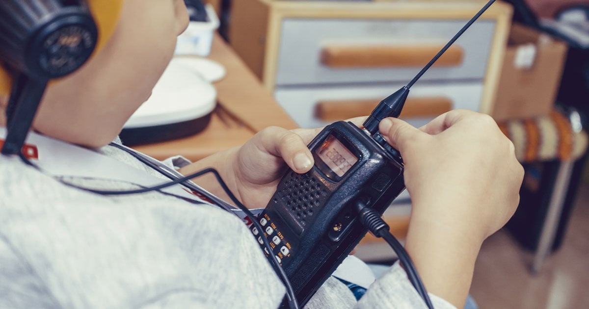 adjusting-two-way-radio-volume